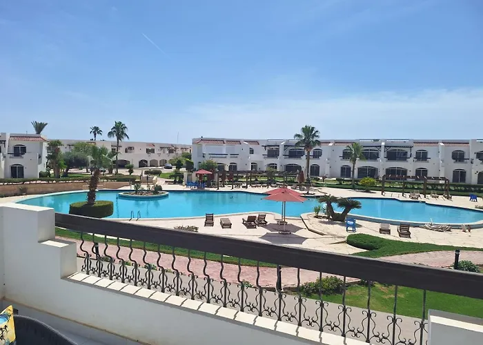 شالية مكيف بالكامل للعائلات فقط فرش فندقى بقرية لولى بيتش العين السخنة Apartman Ajn-Szuhna