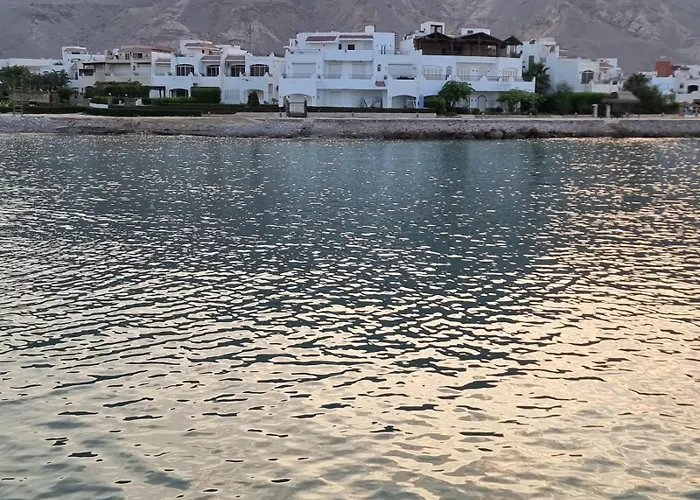 شالية مكيف بالكامل للعائلات فقط فرش فندقى بقرية لولى بيتش العين السخنة Apartman Ajn-Szuhna