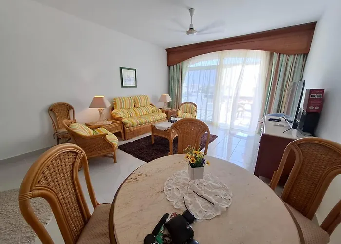 شالية مكيف بالكامل للعائلات فقط فرش فندقى بقرية لولى بيتش العين السخنة Apartman *